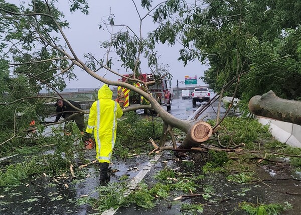 Diario HOY | La tormenta Fiona se convierte en huracán al acercarse a las costas de Puerto Rico