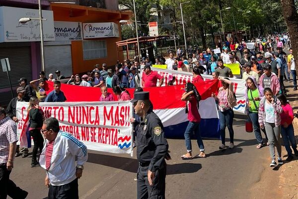 Manifestación, incidente y acusaciones en Ciudad del Este - ABC en el Este - ABC Color