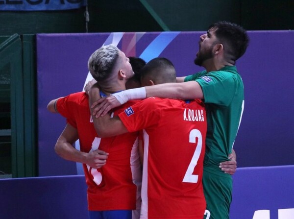 La Albirroja Futsal sube al podio - APF