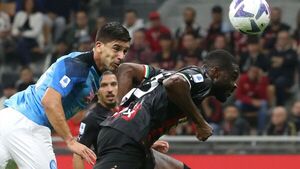 Napoli vence al Milan y amarra el liderato