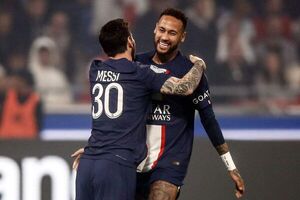 Messi le da la victoria al PSG ante el Lyon - Fútbol Internacional - ABC Color