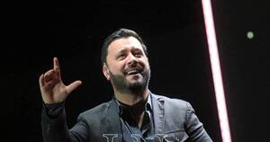 La Nación / Lucas Sugo enamoró al público paraguayo en su show en el Yacht y Golf Club