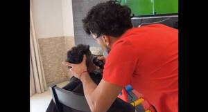 Crónica / [VIDEO] Pelotero albirrojo hace de ¡peluquero! en sus ratos libres