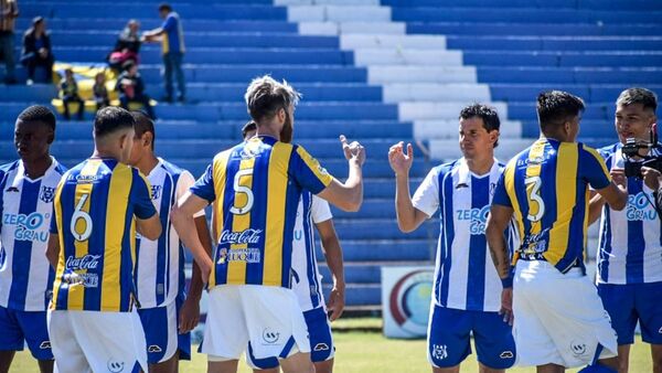 ¿Auriazules recibieron visitas en la terraza?
