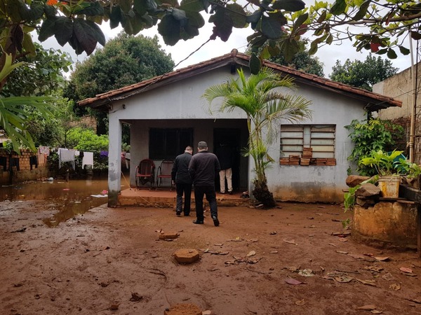 Concejales resuelven conflicto entre madre e hija por un terreno - La Clave