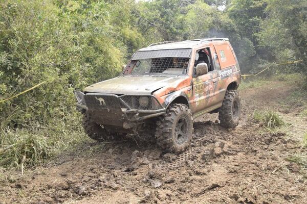 Carlos Rojas triunfa en el 4x4 de Ybycuí - ABC Motor 360 - ABC Color