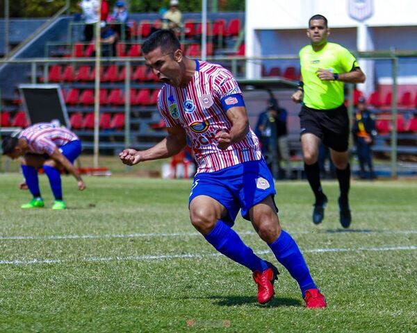 El “Rayadito” mete presión por el ascenso - Fútbol de Ascenso de Paraguay - ABC Color