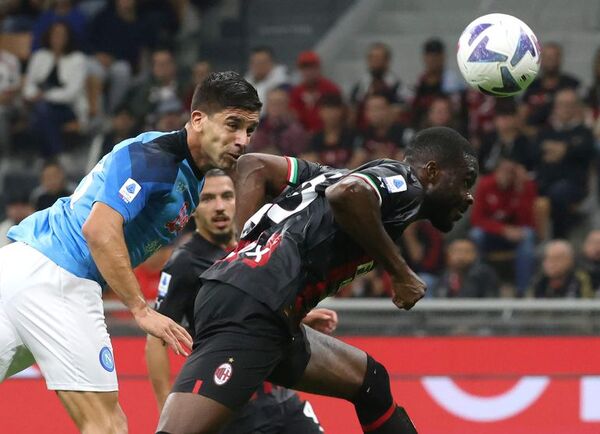 Napoli supera al Milan y lidera con Atalanta en la Serie A - Fútbol Internacional - ABC Color
