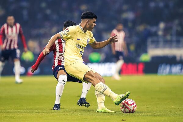 Las ‘Águilas’ vencen a las ‘Chivas’ en el clásico mexicano - Fútbol Internacional - ABC Color