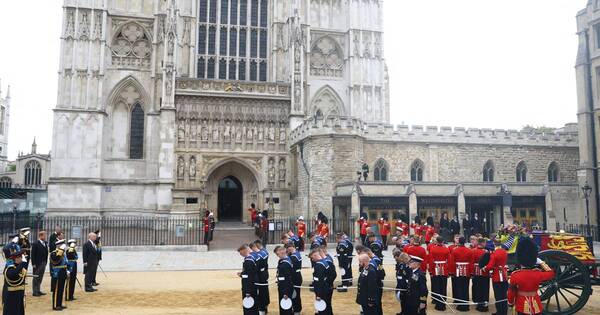 La Nación / Abadía de Westminster, donde Isabel II se casó y fue coronada