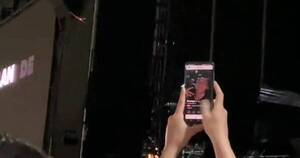 La Nación / Fans de Dua Lipa “eligen” cita de app a la espera de show en Argentina
