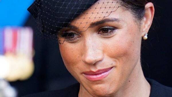 Crónica / La sonrisa de la nuera frente al féretro de la reina Isabel III