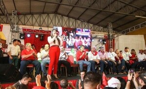 En multitudinario acto, Ing. Bettina  Aguilera lanza precandidatura