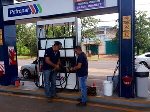 INTN realiza verificaciones sobre cantidad de combustible despachado en estaciones de servicio - .::Agencia IP::.