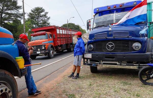 Camioneros urgen socializar proyecto legislativo sobre precios de Petropar