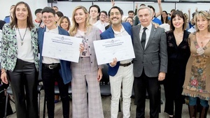 Diario HOY | Se entregaron los primeros diplomas no binarios: ¡Felicitaciones, Abogade!