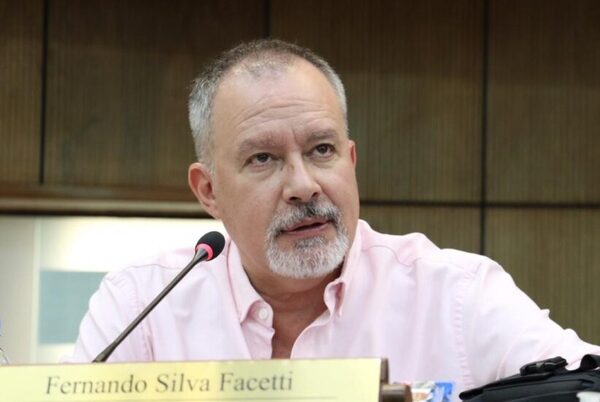 El senador Silva Facetti sostuvo que la baja del combustible es una medida electoralista