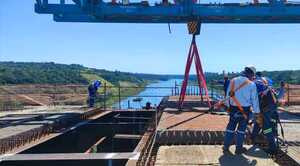 Calzada del Puente de la Integración ya cuenta con el total de losetas de hormigón previstas - .::Agencia IP::.