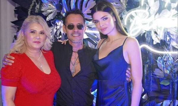 Crónica / La mamá de Nadia Ferreira se sacó foto con su ídolo bachatero