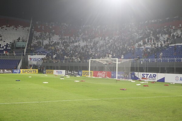 Castigo a Olimpia: Dura sanción a hinchada organizada y fuerte multa a Miguel Cardona