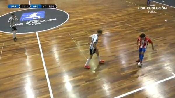 Crónica / [VIDEO] El lujazo de un pelotero de la Albirroja ante Argentina