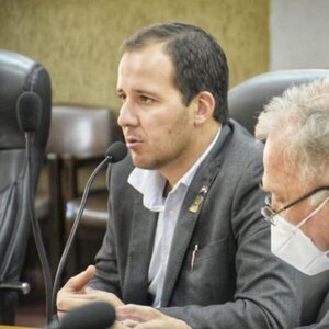 Concejal Pereira busca aumentar monto de beca de la EBY