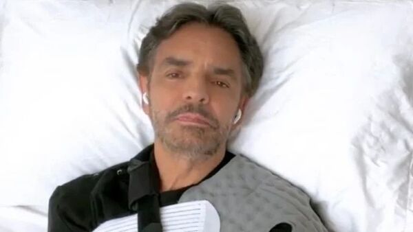 Derbez reaparece y da detalles de su estado de salud tras accidente: "No aguantaba el dolor"