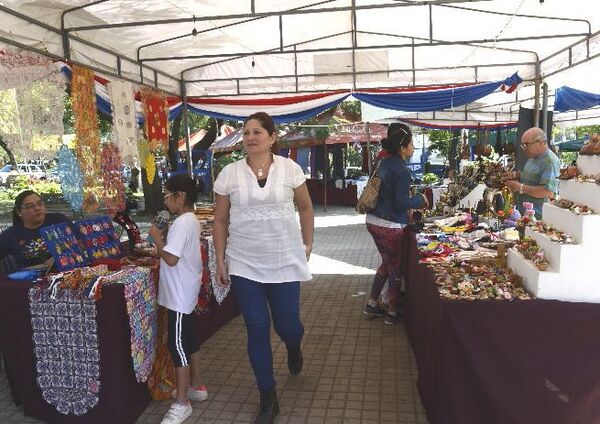 Artesanos, entusiasmados por Odesur, lamentan desidia de Municipio y Gobierno - Nacionales - ABC Color