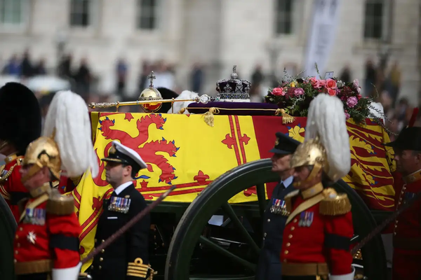 Británicos dan el último adiós a la Reina Isabel II, en el marco de una de las peores crisis del país - Megacadena — Últimas Noticias de Paraguay