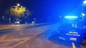 Automovilista atropella a un agente de la Caminera en un control