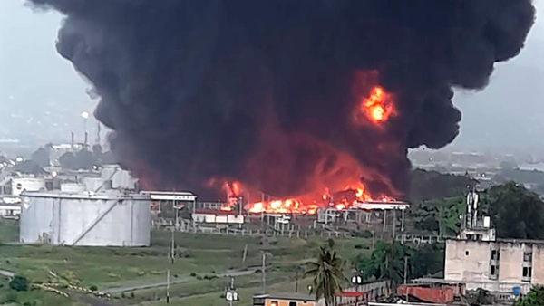 Venezuela: Incendio en refinería de PDVSA | 1000 Noticias
