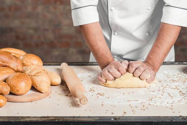 Crónica / Brindarán curso de Panadería y Confitería para personas con discapacidad