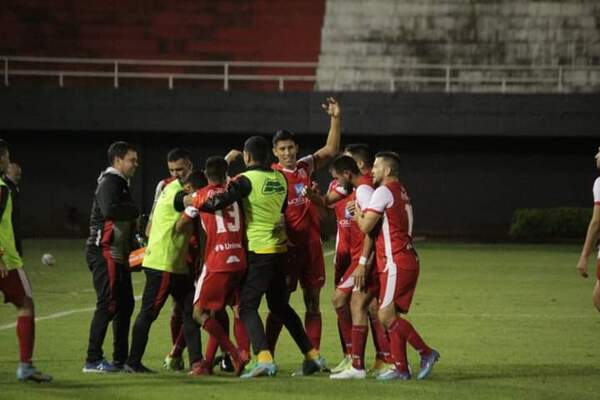 El club 3 de Febrero recibe esta noche a Fernando de la Mora - La Clave