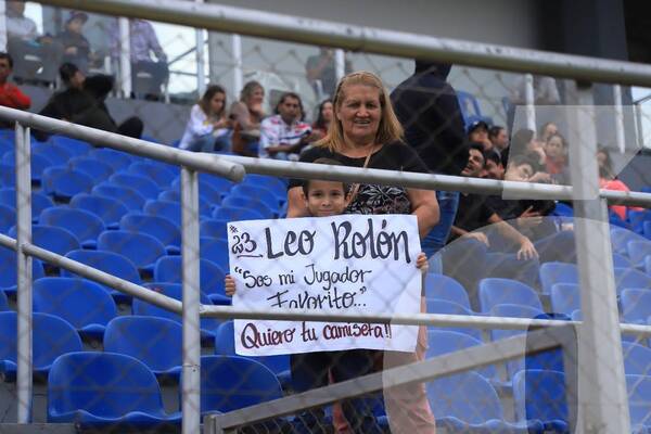 Crónica / Así le pidieron su camiseta a un jugador del equipo de Mallorquín