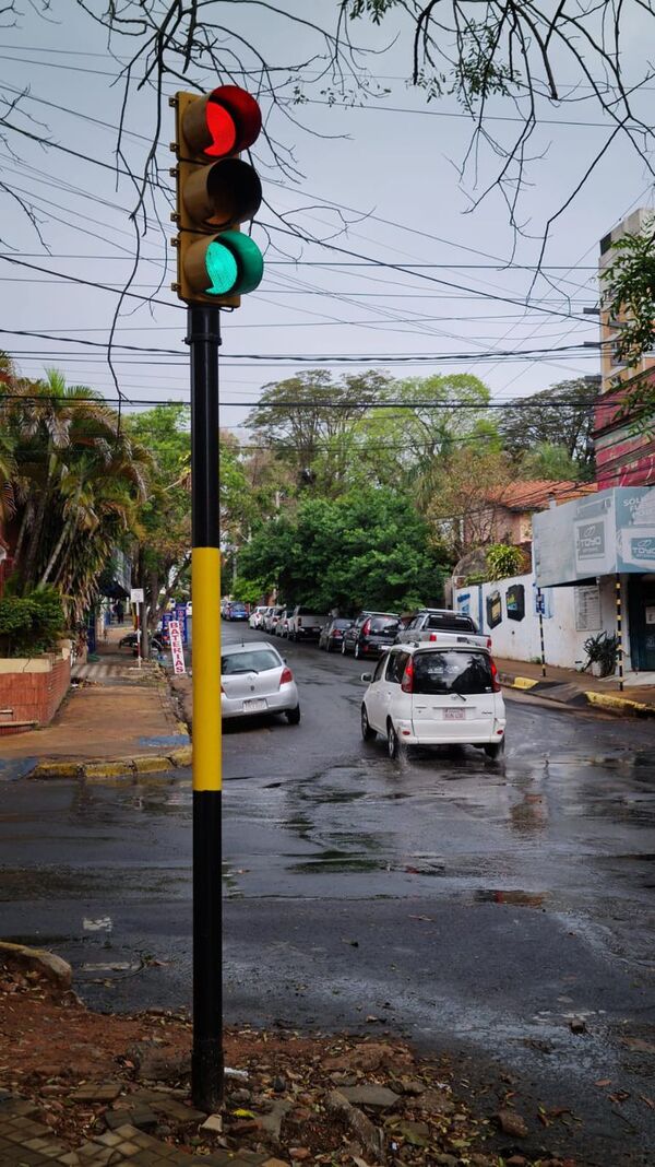 El semáforo confundido de Asunción - Nacionales - ABC Color