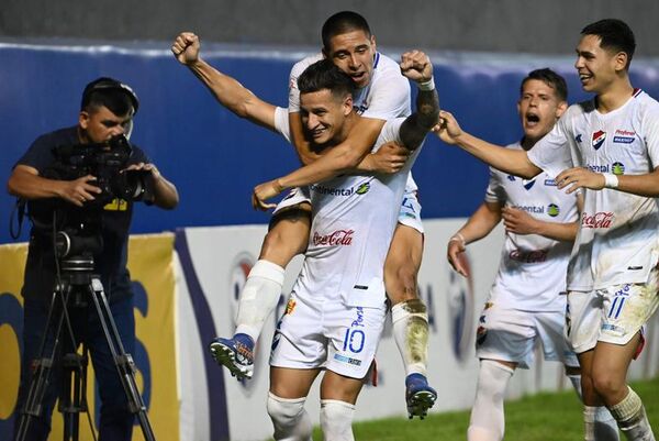 Nacional vs. General Caballero JLM: La Academia se impuso con diez y alcanzó la cima del campeonato - Nacional - ABC Color