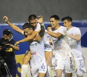 Crónica / [VIDEO] Con más garra que fútbol Nacional le ganó al “Rojo” y no suelta la punta