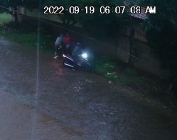 Ni la intensa lluvia frena a los motochorros en CDE - La Clave