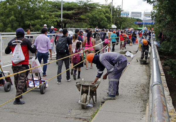 Colombia hace mantenimiento a puente con Venezuela para reapertura fronteriza - MarketData