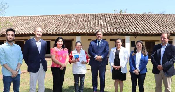 La Nación / Capacitó a unos 70 prestadores turísticos