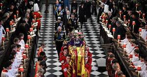 La Nación / Isabel II, ícono de una era, ya descansa en paz en Windsor