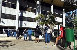 Diputados analizan obligar a ANDE a refinanciar a morosos por pandemia - Política - ABC Color