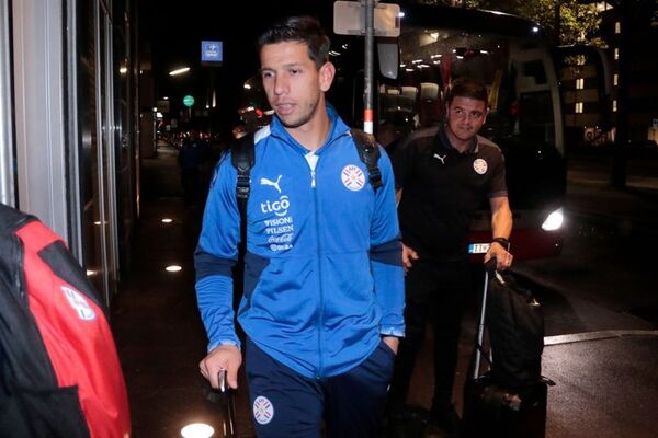 Reducido grupo albirrojo acampa en Viena - Fútbol - ABC Color