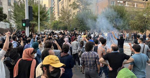 La Nación / Irán: “policía de la moral” sigue negando responsabilidad en muerte de joven