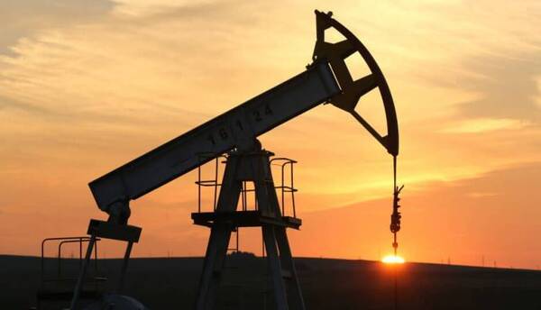 Los precios del petróleo subieron en operaciones volátiles