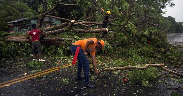 La Nación / República Dominicana: un muerto y más de 12.000 desplazados dejó Fiona