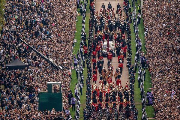 Unas 250.000 personas pasaron por la capilla ardiente de Isabel II - Mundo - ABC Color