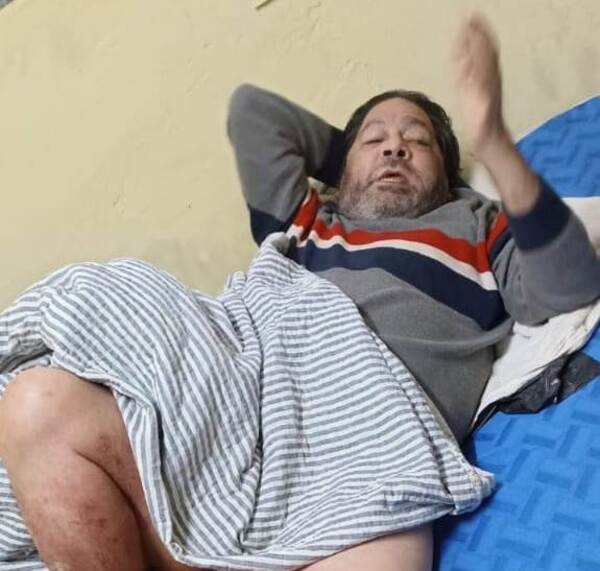 Con graves problemas de salud, hermano de senadora está abandonado y sin dinero - La Clave