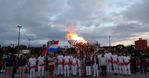 La Nación / Juegos ASU2022: Fuego Sudamericano flameó en la ciudad de Encarnación