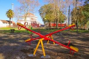 Diario HOY | Niño que jugaba en la plaza fue violado por un joven